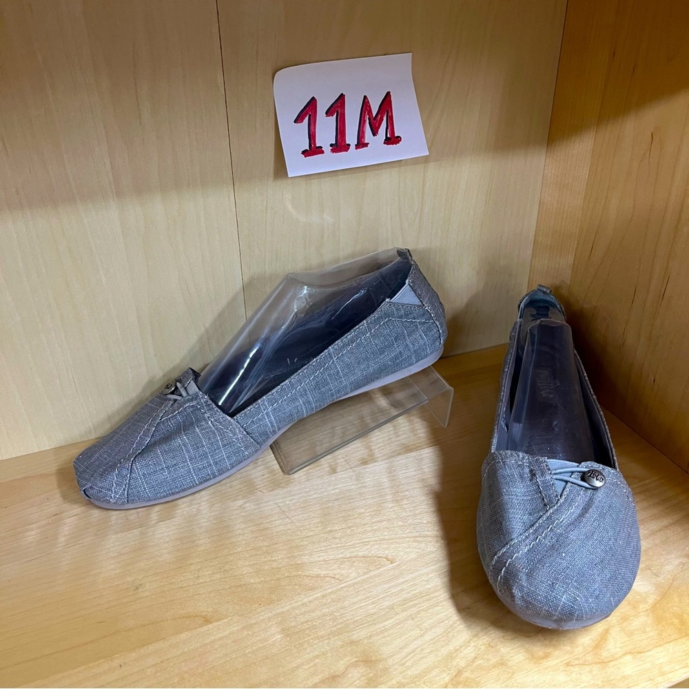 #083 Mad Love Target Lynn Canvas Silver Cloud Flats